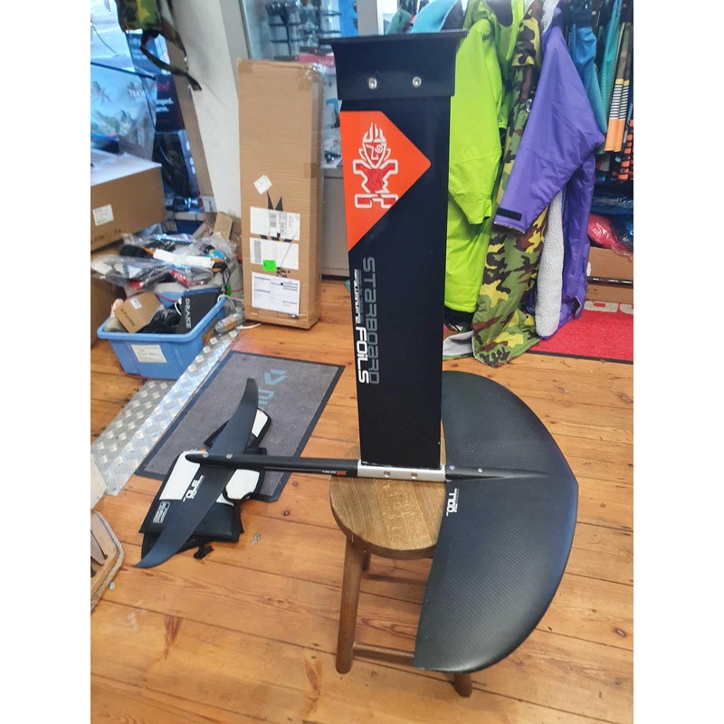 2nd hand Starboard 1700 wave Foil set