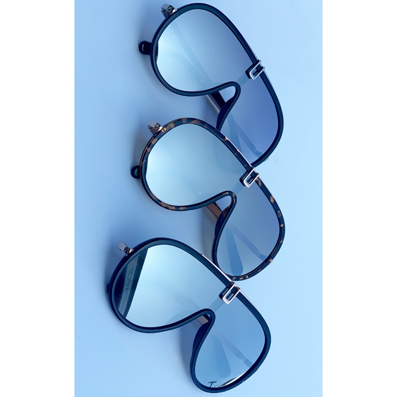 Sunglasses: Teardrop Aviator Sunnies