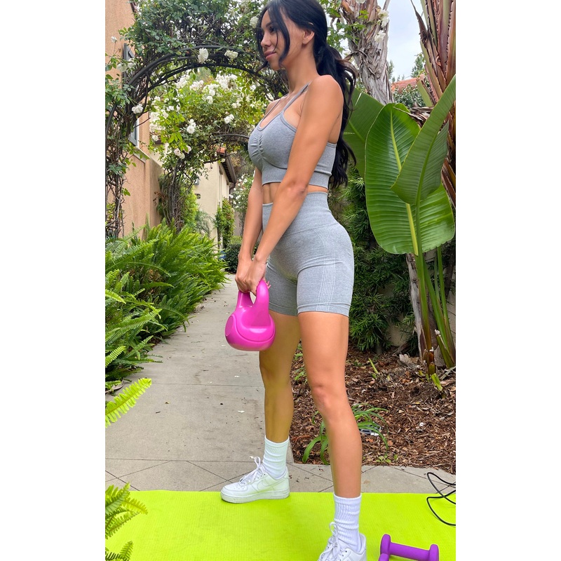 Crushing It: Seamless Workout Short Outfit in Grey