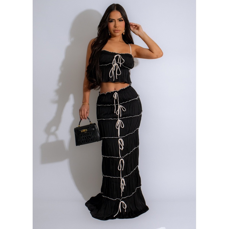 Off Romance Skirt Set Black