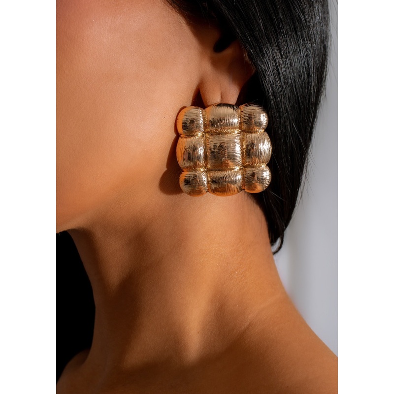 She's Unique Earring Gold