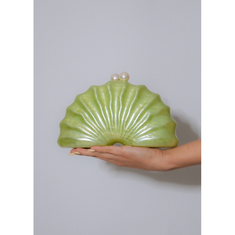 The Pearl Tide Clutch Green