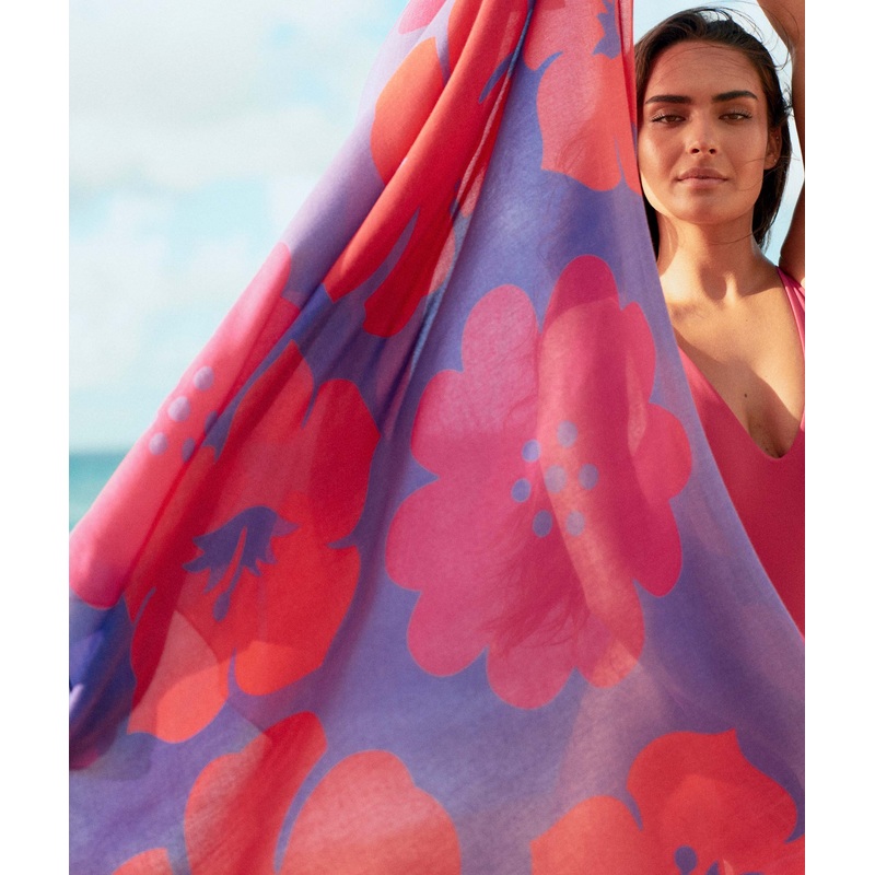Aloalo Pareo Purple with Hawaiian Airlines