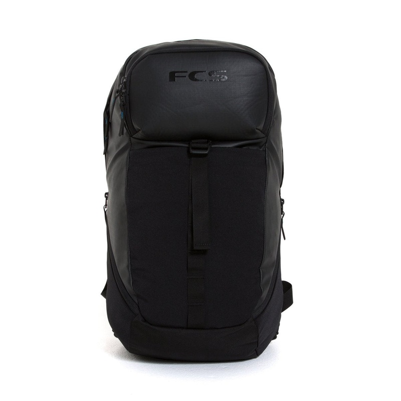 STRIKE TRAVEL PACK